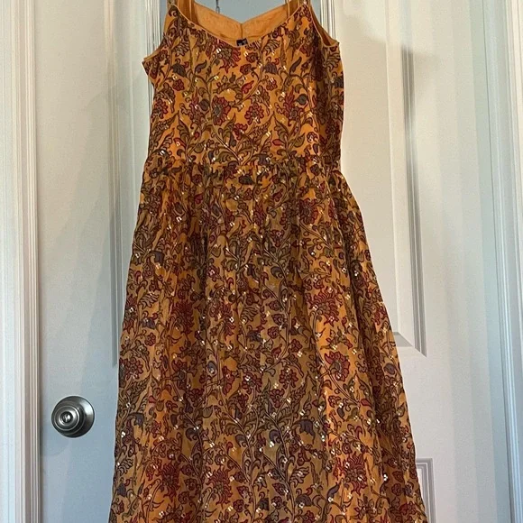 Mustard Yellow Gown (dress) - Picture 3 of 9